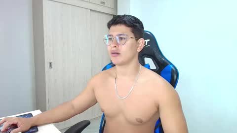 Dantraxx online show from December 2024 04:27:01 PM