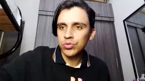 Daniel online show from November 2025 09:42:02 PM