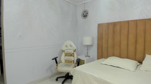 Snapshot of daphne81_ chatting on January 2025 05:28:02 PM Daphne online show from January 2025 05:28:02 PM