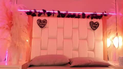 daphne_and_roger online show from February 2026 11:09:02 AM