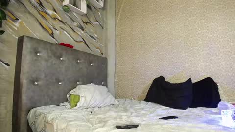 Snapshot of daphne_coop3r chatting on February 2025 08:37:01 PM online show from February 2025 08:37:01 PM