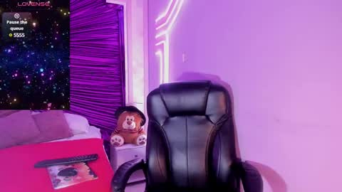 Snapshot of daphne_courtis chatting on February 2025 11:43:02 AM Daphne online show from February 2025 11:43:02 AM