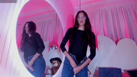 Snapshot of daphne_courtis chatting on February 2025 05:44:01 PM Daphne online show from February 2025 05:44:01 PM