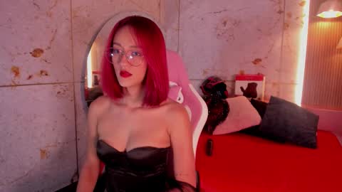 Snapshot of daphne_courtis chatting on October 2025 03:14:02 AM Daphne online show from October 2025 03:14:02 AM