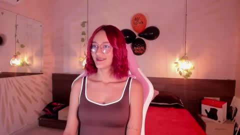 Snapshot of daphne_courtis chatting on October 2025 03:17:02 AM Daphne online show from October 2025 03:17:02 AM