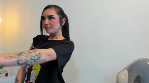 Daphne online show from October 2025 08:31:02 PM