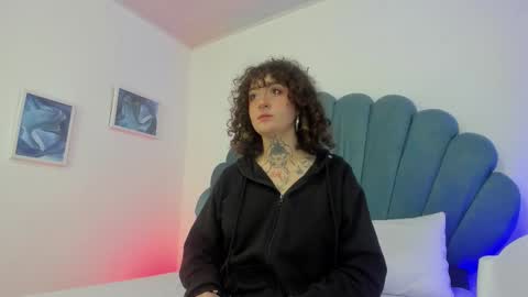 DaphneBlunt online show from October 2025 02:41:02 PM