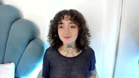 DaphneBlunt online show from November 2025 02:05:04 PM