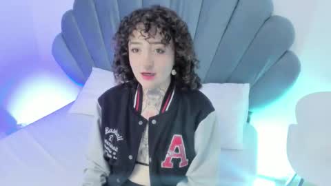 DaphneBlunt online show from December 2025 07:41:01 PM