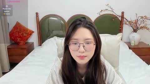 Snapshot of daphnedawn chatting on November 2025 07:10:01 AM Dawn online show from November 2025 07:10:01 AM