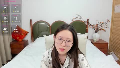 Snapshot of daphnedawn chatting on November 2025 01:36:02 PM Dawn online show from November 2025 01:36:02 PM