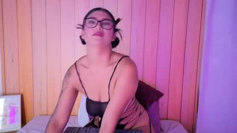 Daphne online show from November 2025 03:40:02 AM