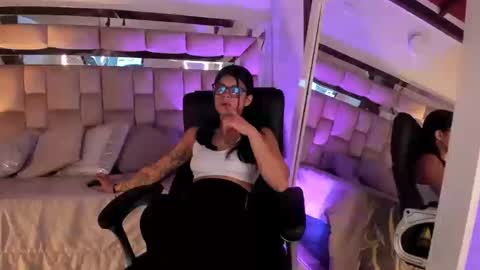 Snapshot of dapnne_ chatting on September 2025 12:38:01 PM Daphne online show from September 2025 12:38:01 PM