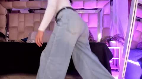 Snapshot of dapnne_ chatting on September 2025 12:18:01 PM Daphne online show from September 2025 12:18:01 PM