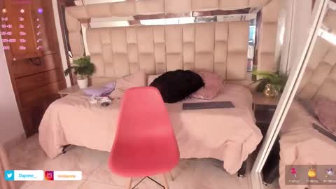 Snapshot of dapnne_ chatting on October 2025 11:58:02 AM Daphne online show from October 2025 11:58:02 AM