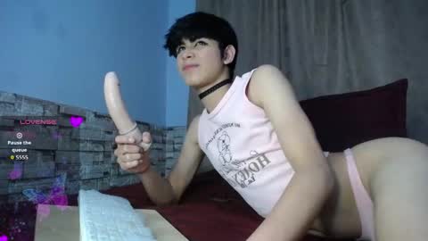 MAX online show from October 2025 03:53:01 AM