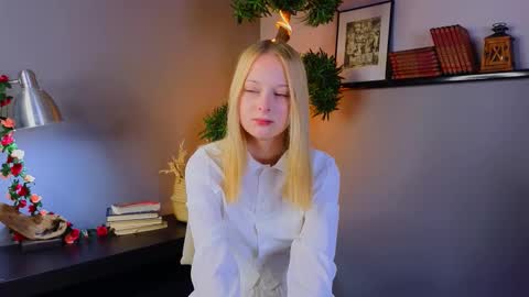 Snapshot of darceyheyd chatting on November 2025 03:28:01 AM Kami online show from November 2025 03:28:01 AM