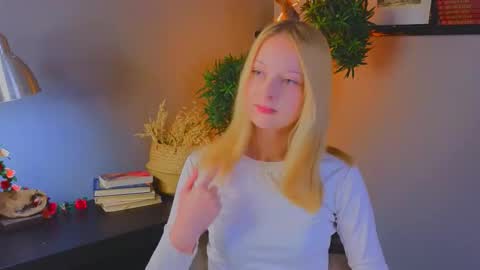 Snapshot of darceyheyd chatting on November 2025 02:43:01 AM Kami online show from November 2025 02:43:01 AM