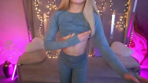 Snapshot of dariadelly chatting on May 2026 01:50:01 PM dariadelly online show from May 2026 01:50:01 PM