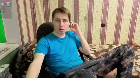 Snapshot of darienlarge chatting on December 2025 07:07:02 PM darienlarge online show from December 2025 07:07:02 PM