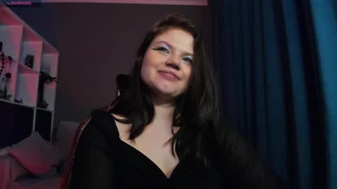 Dari the it woman online show from February 2025 12:49:01 AM