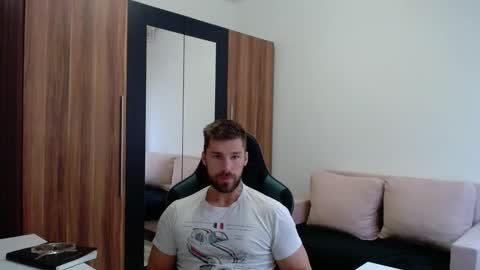 darius_94 online show from February 2026 07:38:01 AM