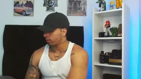 Snapshot of darius_phoenix chatting on January 2025 12:18:01 AM Darius Phoenix online show from January 2025 12:18:01 AM