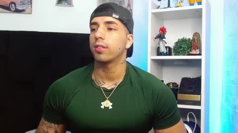 Snapshot of darius_phoenix chatting on January 2025 06:34:01 AM Darius Phoenix online show from January 2025 06:34:01 AM