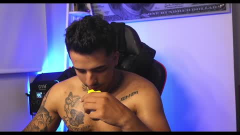 Snapshot of darius_phoenix chatting on February 2025 12:29:02 AM Darius Phoenix online show from February 2025 12:29:02 AM