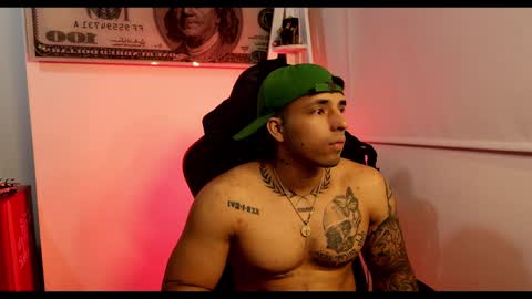 Snapshot of darius_phoenix chatting on February 2025 07:15:01 AM Darius Phoenix online show from February 2025 07:15:01 AM