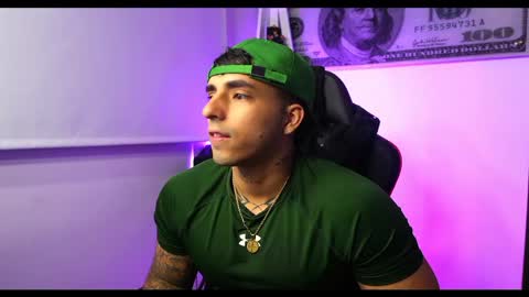 Snapshot of darius_phoenix chatting on February 2025 04:54:02 AM Darius Phoenix online show from February 2025 04:54:02 AM