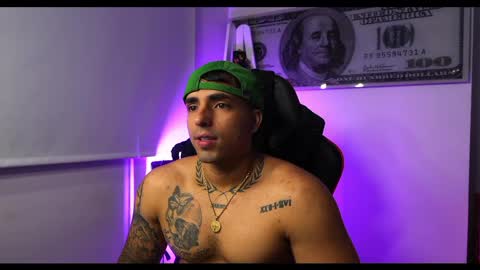 Snapshot of darius_phoenix chatting on February 2025 10:56:02 AM Darius Phoenix online show from February 2025 10:56:02 AM