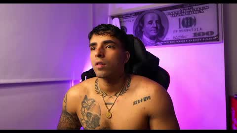 Snapshot of darius_phoenix chatting on February 2025 04:00:02 AM Darius Phoenix online show from February 2025 04:00:02 AM