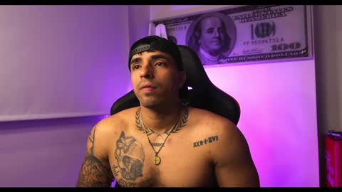 Snapshot of darius_phoenix chatting on February 2025 05:09:01 AM Darius Phoenix online show from February 2025 05:09:01 AM