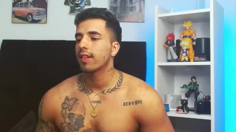 Snapshot of darius_phoenix chatting on March 2025 03:33:01 AM Darius Phoenix online show from March 2025 03:33:01 AM