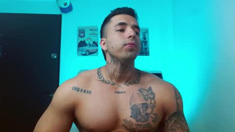 Snapshot of darius_phoenix chatting on October 2025 11:03:02 PM Darius Phoenix online show from October 2025 11:03:02 PM