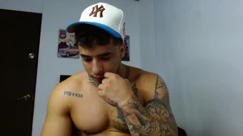 Snapshot of darius_phoenix chatting on November 2025 11:29:01 PM Darius Phoenix online show from November 2025 11:29:01 PM