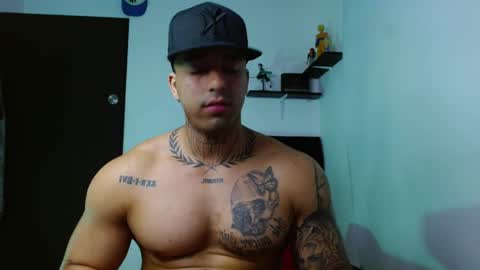 Snapshot of darius_phoenix chatting on November 2025 09:14:02 PM Darius Phoenix online show from November 2025 09:14:02 PM