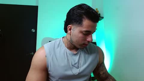 Snapshot of darius_phoenix chatting on December 2025 08:48:02 PM Darius Phoenix online show from December 2025 08:48:02 PM