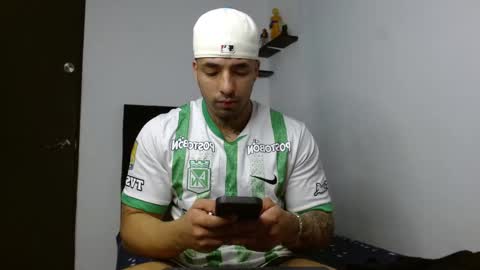 Snapshot of darius_phoenix chatting on December 2025 08:36:02 PM Darius Phoenix online show from December 2025 08:36:02 PM