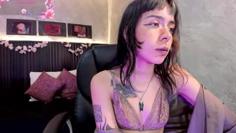 Dark online show from October 2025 12:14:01 PM