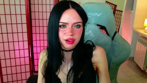 Snapshot of dark_diva chatting on April 2026 10:12:02 PM Diva online show from April 2026 10:12:02 PM