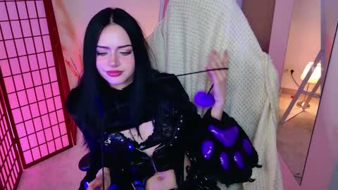 Snapshot of dark_diva chatting on May 2026 01:57:16 AM Diva online show from May 2026 01:57:16 AM