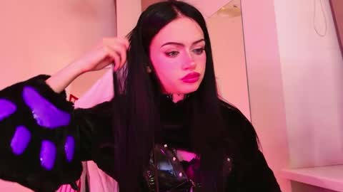 Snapshot of dark_diva chatting on May 2026 10:52:02 PM Diva online show from May 2026 10:52:02 PM