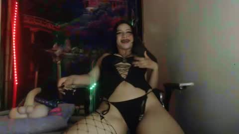 dark_doll5 online show from January 2025 10:25:02 PM