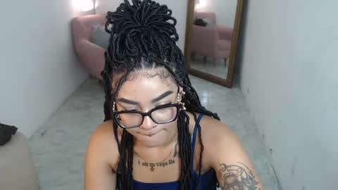 dark_flama online show from April 2026 12:33:01 AM