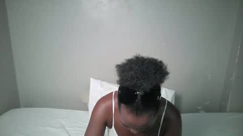 dark_lovly online show from February 2026 08:04:02 AM