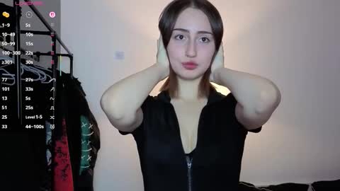 Emily online show from November 2025 08:35:01 AM