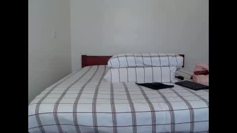 dark_qween online show from September 2025 09:31:01 AM