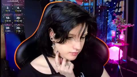 Vamp  online show from February 2025 04:15:01 AM